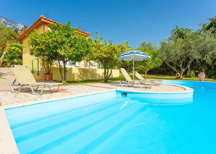 Russa Dionisis Trapezaki (Kefalonia)